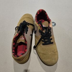 Nike Men's Tan and Black Sneakers